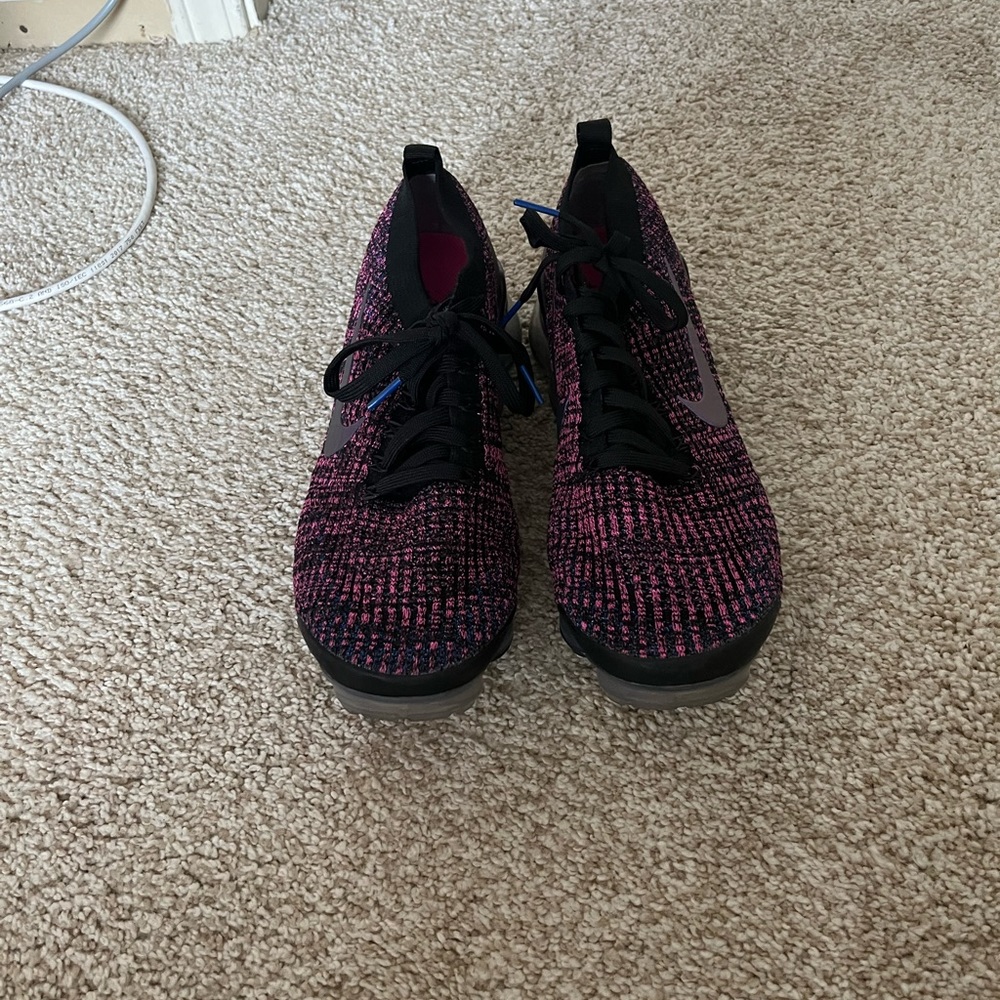 Awesome pair of Nike vapor max - rare colors